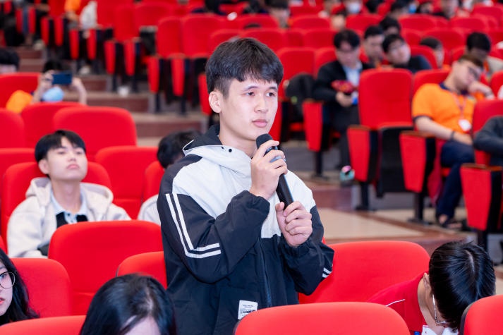 Kỹ sư công nghệ thông tin tương lai của HUTECH được chuyên gia đồng hành định hướng nghề nghiệp 89