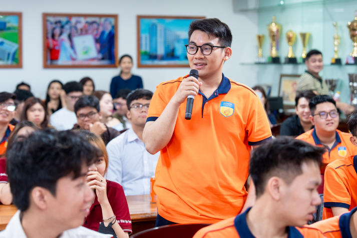 [Video] Sinh viên HUTECH học cách chinh phục nhà tuyển dụng cùng chuyên gia Swire Coca-Cola Việt Nam 43