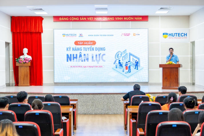 Nhiều kinh nghiệm tuyển dụng nhân lực cho sinh viên Khoa Quản trị kinh doanh tại buổi tập huấn cùng HR1 Vietnam 9