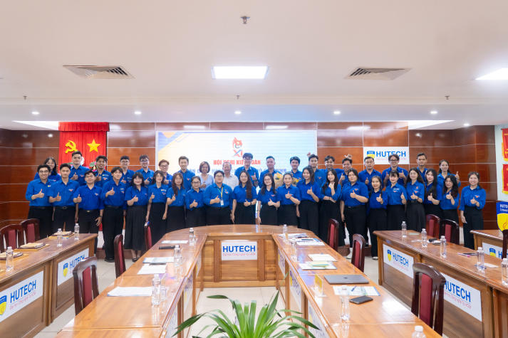 Ban Chấp hành Đoàn trường HUTECH củng cố nhân sự, sẵn sàng cho nhiệm vụ mới 14