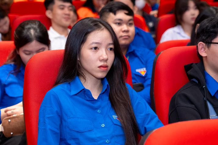 HUTECH-ers học cách khai thác AI hiệu quả trong học tập, nghiên cứu và nghề nghiệp 57