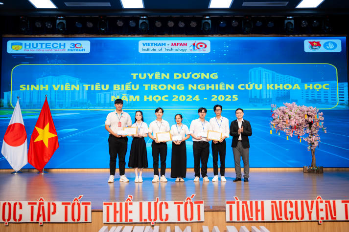 Hội nghị tổng kết phong trào sinh viên VJIT năm học 2024-2025: Dấu ấn một năm nhiều thành tựu 64