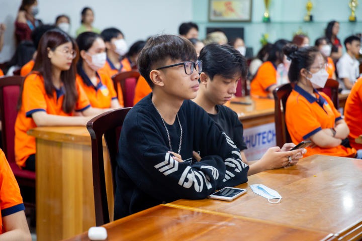 Sinh viên HUTECH được truyền lửa khởi nghiệp cùng doanh nhân Nguyễn Lê Kha 78