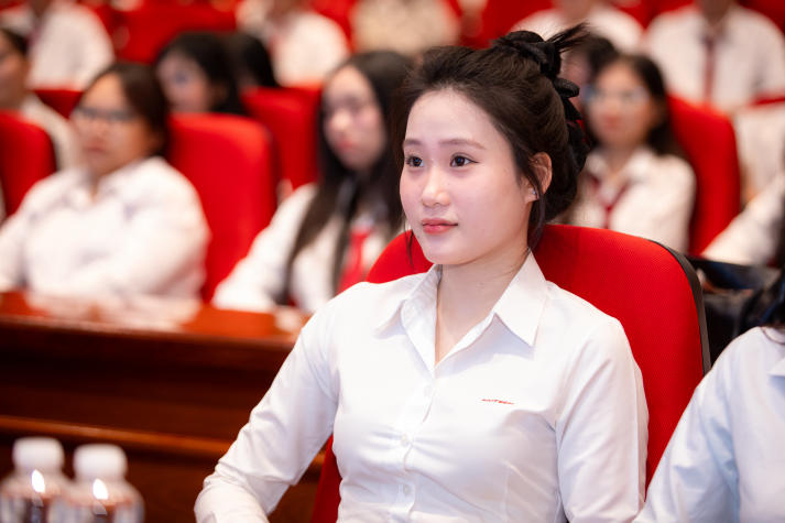 Sinh viên Du lịch - Nhà hàng - Khách sạn học giao tiếp chuẩn Hospitality từ chuyên gia 56