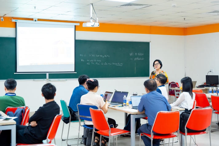 HUTECH tổ chức tập huấn “Tư duy thiết kế dự án” cho đông đảo CB-GV-NV trong và ngoài trường 88