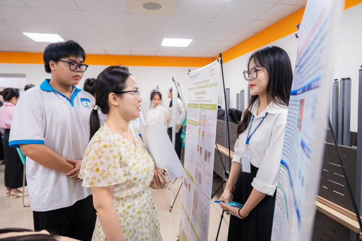 [Video] Ngày hội Poster Khoa Dược 2025: Khơi nguồn đam mê, lan tỏa tri thức khoa học 29