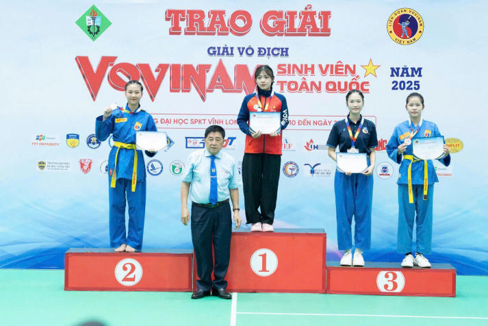 [HUTECH 2025] “Mùa vàng” của sinh viên: Những dấu ấn của một thế hệ dám bứt phá 155