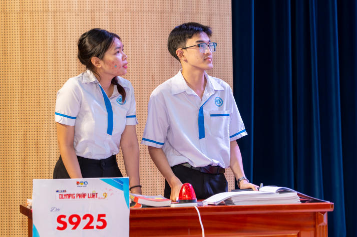 [Video] Tỏa sáng bản lĩnh, sinh viên Luật HUTECH giành giải Nhì Olympic Pháp luật toàn quốc 34