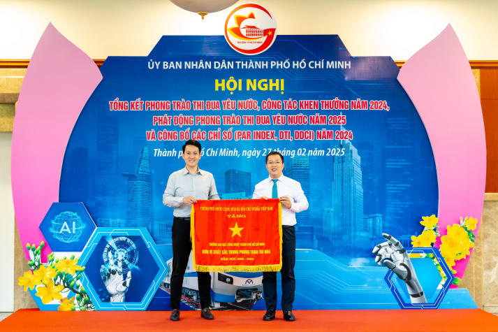 HUTECH vinh dự nhận Cờ thi đua của Chính phủ, tiếp tục khẳng định vị thế dẫn đầu 56