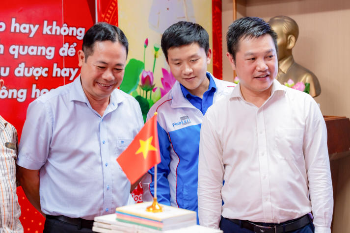 Khánh thành “Không gian Văn hóa Hồ Chí Minh”, tuổi trẻ HUTECH lan tỏa giá trị nhân văn trong cộng đồng 53