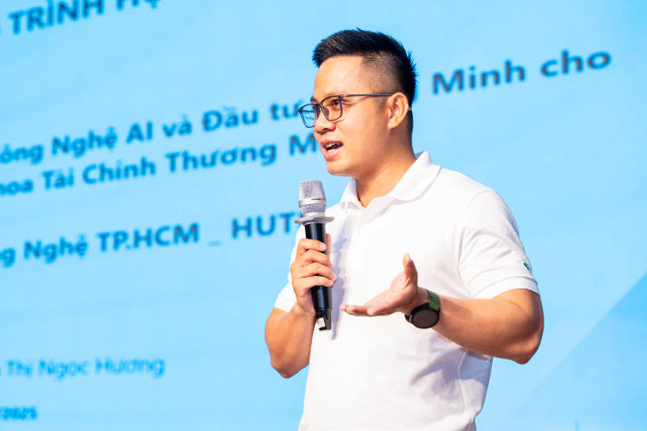 Sinh viên Khoa Tài chính - Thương mại khám phá AI trong đầu tư hiện đại cùng chuyên gia Vietcombank 63