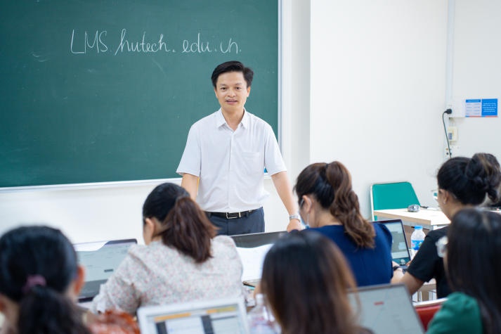 Trung tâm Dạy học số tổ chức tập huấn cách xây dựng và vận hành hệ thống LMS cho giảng viên Viện Công nghệ Việt - Nhật HUTECH 38