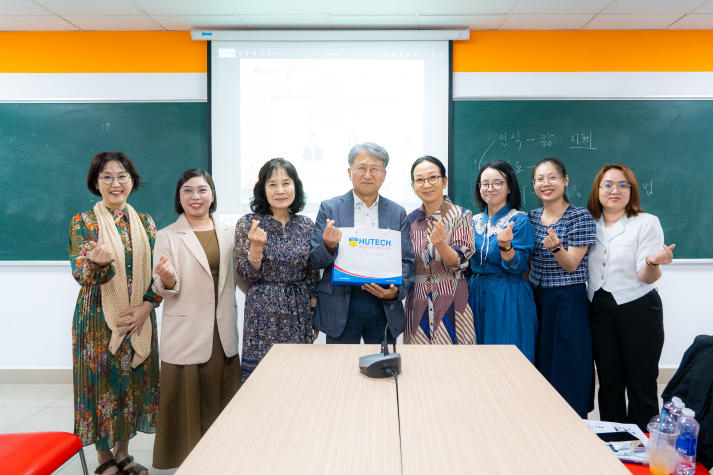 Cội rễ văn minh từ tinh thần gắn kết: Bài học GS. Yoo Kwon Jong chia sẻ với sinh viên 53