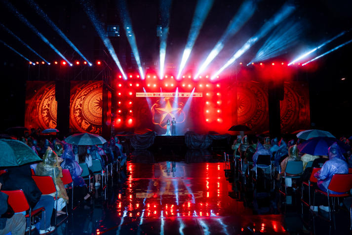 [Video] Âm vang Quốc kỳ: Sinh viên năm 2 Quản trị sự kiện tổ chức concert quy mô, chạm đến trái tim khán giả 79