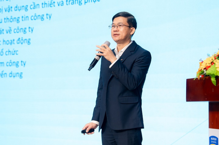 Chuyên gia Vietcombank “bật mí” cách ghi điểm với nhà tuyển dụng đến sinh viên Khoa Tài chính - Thương mại 35