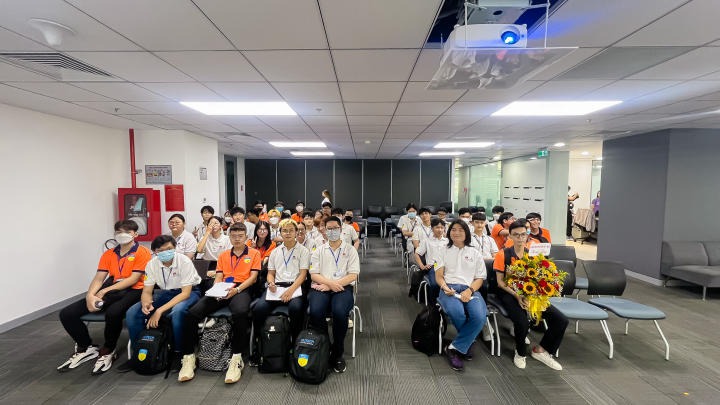 Sinh viên ngành Công nghệ thông tin VJIT tham quan Công ty DXC Việt Nam 43