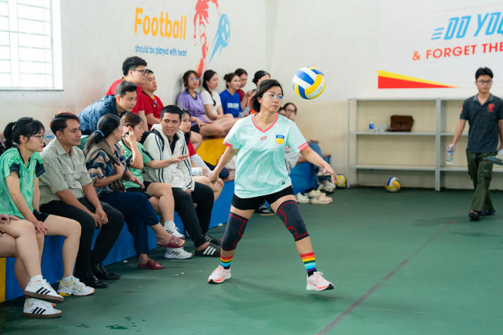 [Hội thao CB-GV-NV HUTECH 2025]: TT.TVTS-TT.TrT-TT.Mar-PTTH, P.ĐT-P.KT-TT.DHS bảo vệ thành công ngôi vương Bóng chuyền nam, nữ 105