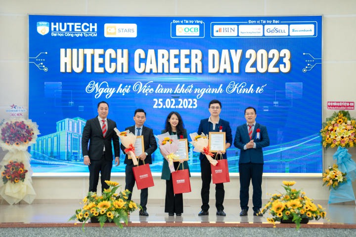 66 doanh nghiệp “đổ bộ” HUTECH Career Day 2023 mang đến hơn 4.800 đầu việc cho sinh viên 50