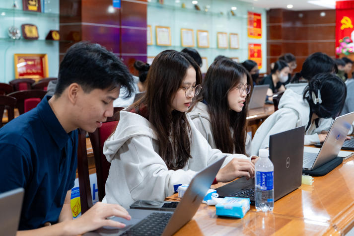 Sinh viên Quản trị kinh doanh làm chủ AI, nâng tầm nghiên cứu khoa học và lợi thế nghề nghiệp 66