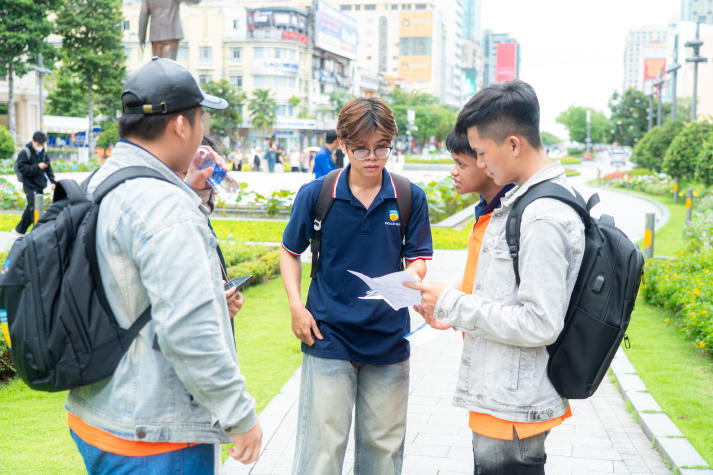 HÀNH TRÌNH KHÁM PHÁ THÀNH PHỐ THÚ VỊ CỦA TÂN SINH VIÊN 2025 94