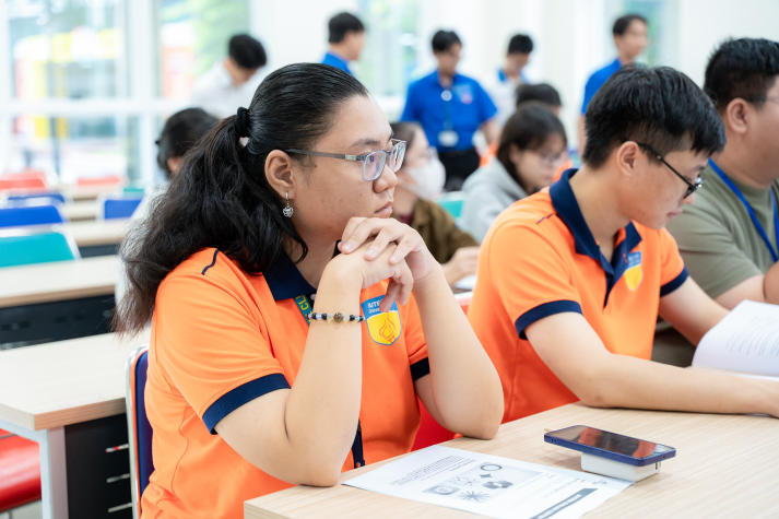 Sinh viên Công nghệ thông tin nâng cao năng lực tiếng Anh chuyên ngành trong kỷ nguyên AI 47