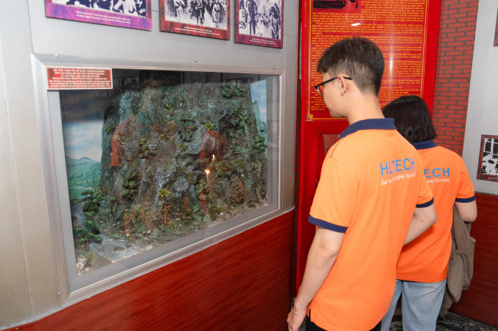 [Ảnh] Về nguồn tại Bến Nhà Rồng: Hành trình ý nghĩa của sinh viên Khoa Tài chính - Thương mại 167