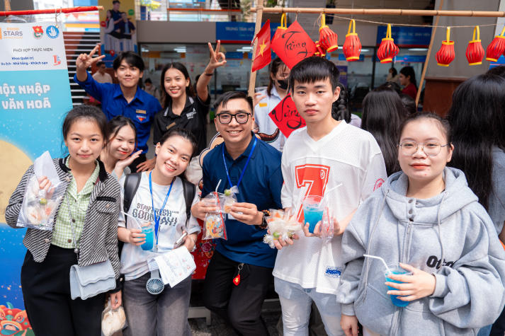 “Trung thu Hội nhập - Sắc màu đa văn hóa” tại HUTECH: Gắn kết sinh viên, lan tỏa giá trị văn hóa 100