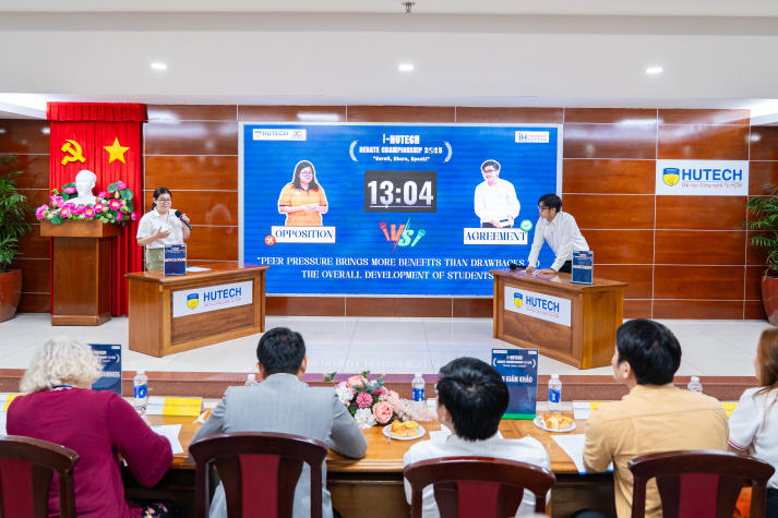 Chung kết I-HUTECH Debate Championship 2025: Tỏa sáng tư duy phản biện và bản lĩnh sinh viên HUTECH 68