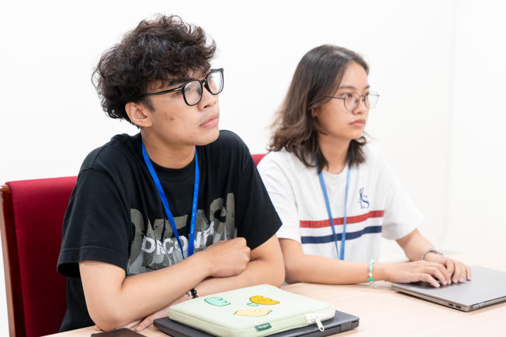 Sinh viên Khoa Dược tiếp cận kỹ thuật phân tích HPLC cùng Viện trưởng Viện Dược Đại học Sigma (Ấn Độ) 15