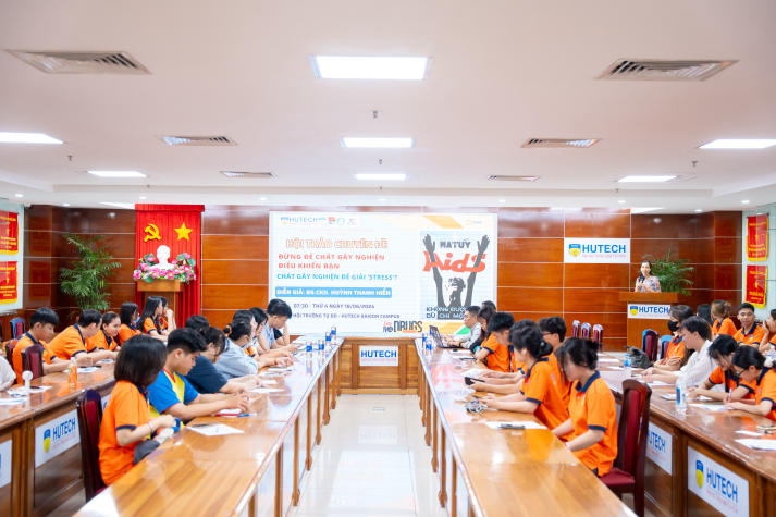 Sinh viên Khoa Dược trang bị kiến thức nhận diện, phòng chống ma túy cùng chuyên gia 8