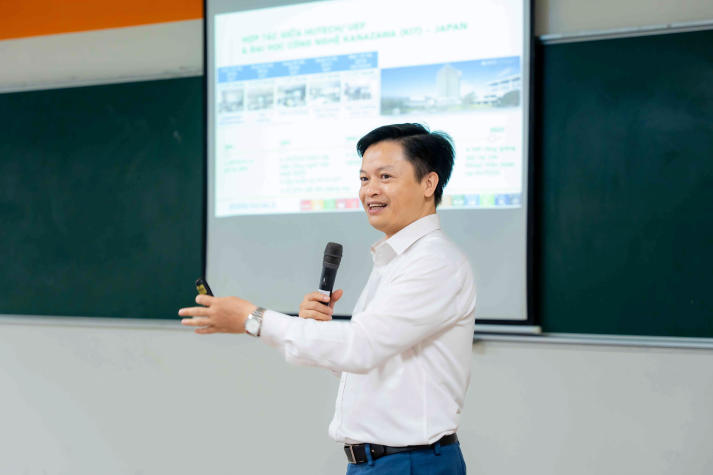 VJIT nâng cao năng lực giảng dạy cho giảng viên qua tập huấn học phần “Tư duy thiết kế dự án” 30