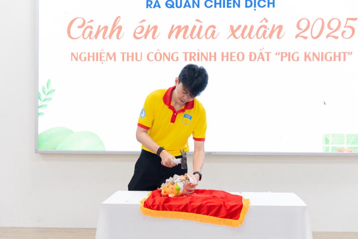 Khởi động “Cánh én mùa xuân 2025”: Tuổi trẻ HUTECH gắn kết và sẻ chia vì cộng đồng 66