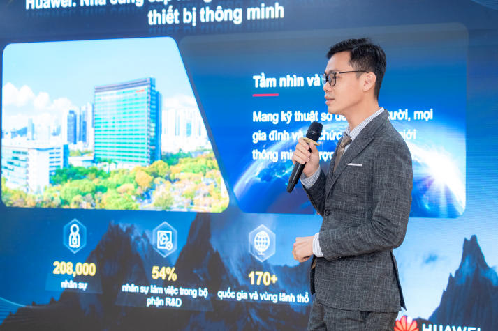 [Video] Sinh viên Viện Kỹ thuật đón đầu công nghệ trạm sạc xe điện và lưu trữ năng lượng BESS 66