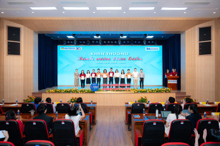 Viện Đào tạo Quốc tế ghi dấu những nỗ lực đáng tự hào tại Lễ tổng kết năm học 2024-2025 62