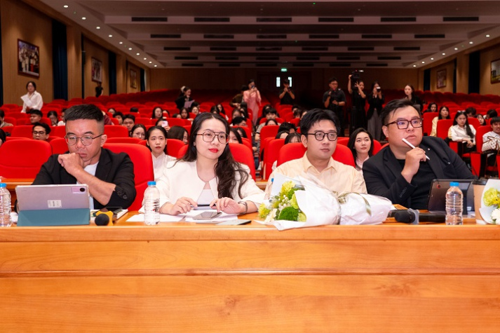 Hơn 50 TVC của sinh viên Quan hệ công chúng “lên sóng” tại Visual Storytelling Gala 2026 27