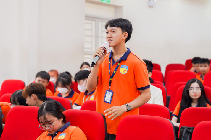 Tốt nghiệp sớm, thành tích nổi bật: 3 sinh viên ngành Quản trị nhân lực ghi dấu ấn mạnh mẽ 60