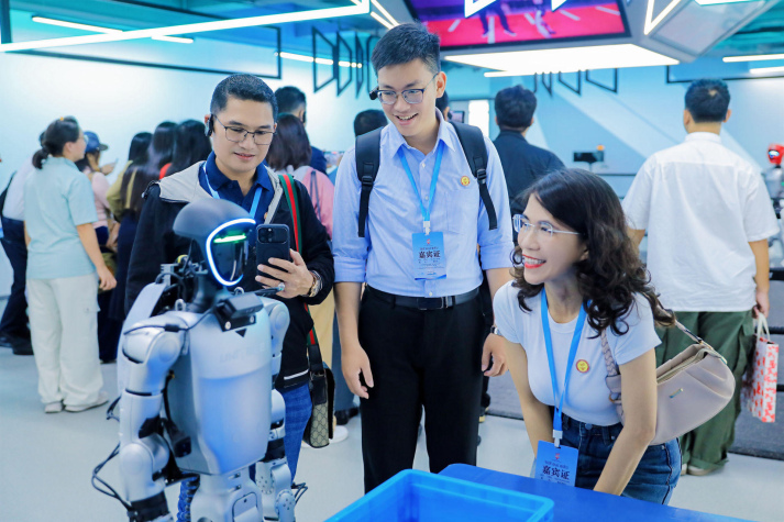 PGS.TS. Hà Minh Tuấn tham gia “Hành trình đỏ nghiên cứu, học tập” tại Trùng Khánh (Trung Quốc) 58