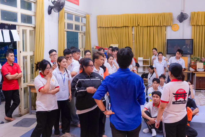 “Bát cháo đêm đông” - Hơi ấm yêu thương từ tuổi trẻ Viện Công nghệ Việt - Nhật HUTECH 77