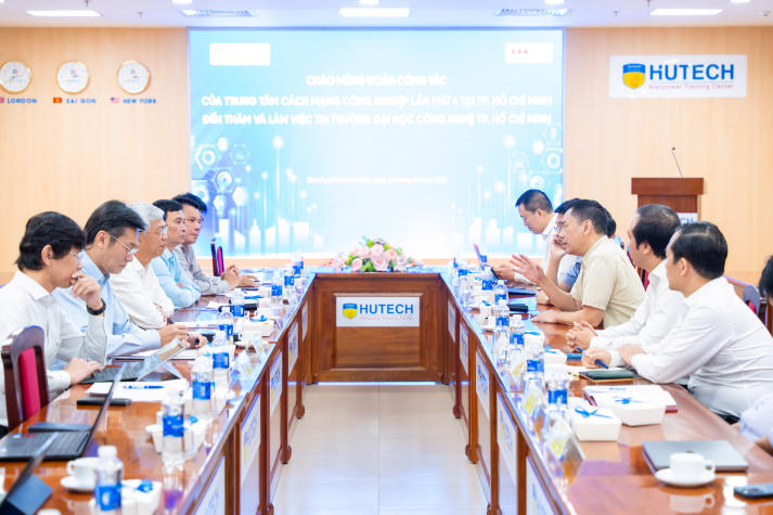 HUTECH collaborates with HCMC C4IR to advance digital technology development strategy 8
