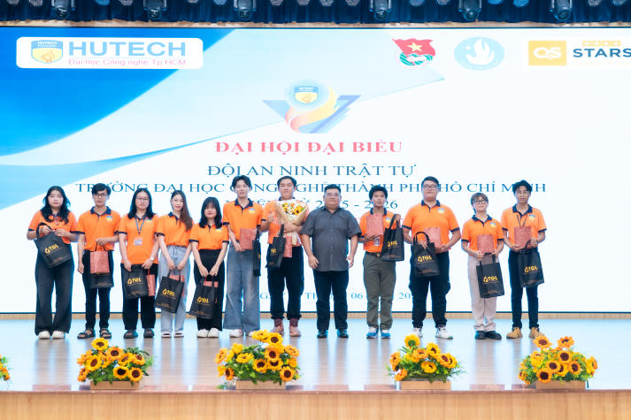 Nâng cao tinh thần trách nhiệm và cống hiến tại Đại hội Đại biểu Đội An ninh trật tự HUTECH 242