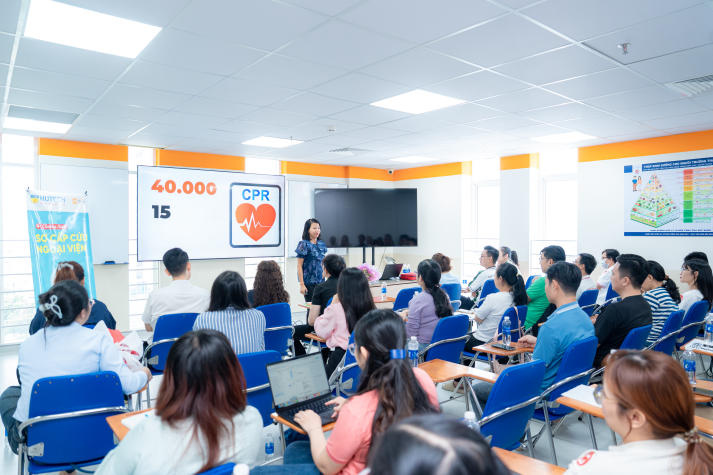 HUTECH nâng cao năng lực xử trí sự cố y tế cho đội ngũ CB-GV-NV 59