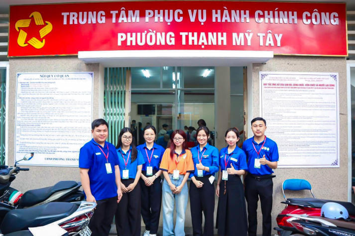 Điểm tin hoạt động Mùa hè xanh HUTECH 2025: Mặt trận TP.HCM sôi nổi với loạt công trình ý nghĩa 11