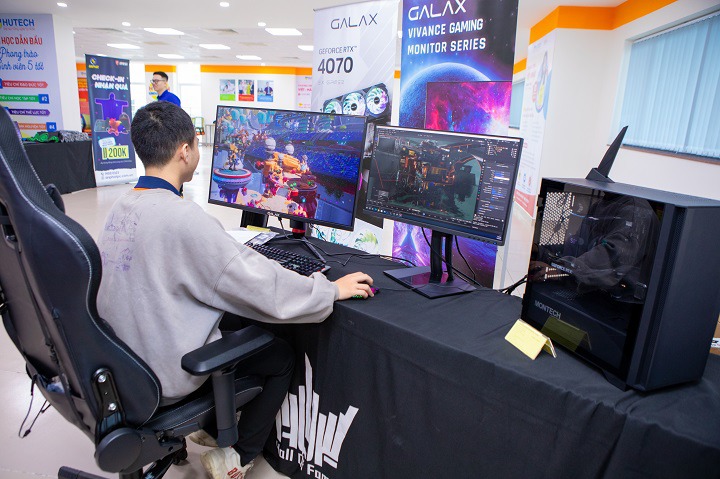 Tân sinh viên Khoa Truyền thông & Thiết kế được chuyên gia tư vấn thiết bị học tập và trải nghiệm công nghệ 87