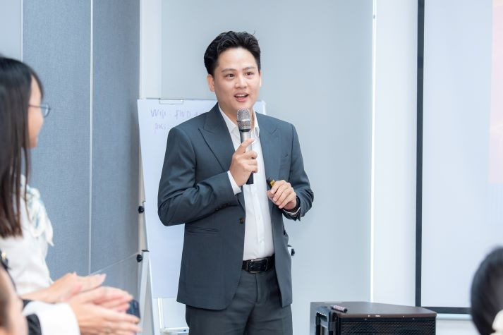 PR-ers HUTECH “bỏ túi” bí quyết phát triển sự nghiệp từ chuyên gia FWD Việt Nam 26