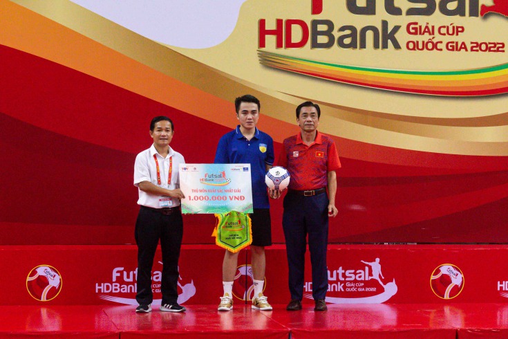 Đội tuyển Futsal HUTECH giành ngôi Á quân Giải Futsal Sinh viên đồng hành TP.HCM 2022 22