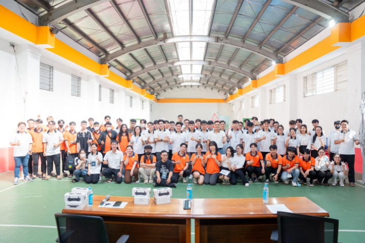 Sinh viên VKIT tranh tài điều khiển Drone tại cuộc thi Drone Racing "Đường đua ánh sáng" 9