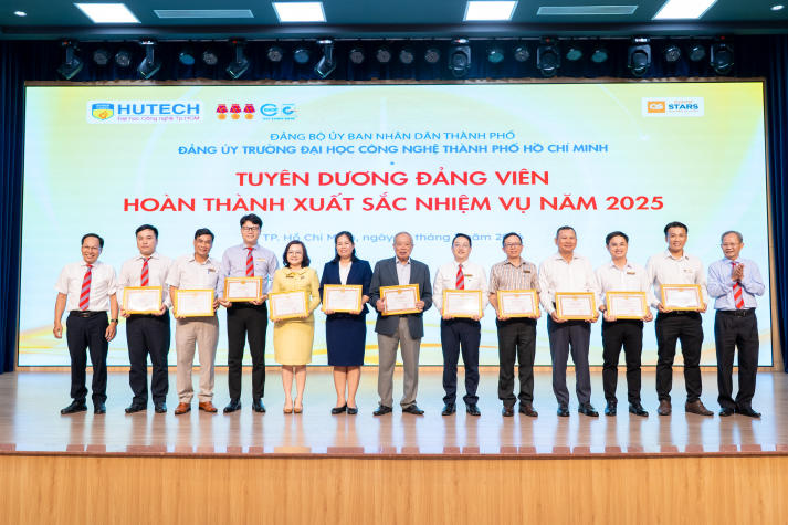 HUTECH tổng kết công tác xây dựng Đảng năm 2025 và triển khai nhiệm vụ năm 2026 64