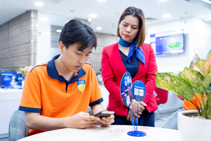 [Video] Sinh viên Khoa Luật HUTECH gặp gỡ chuyên gia, tìm hiểu cơ hội nghề nghiệp tại Ngân hàng Bản Việt 88