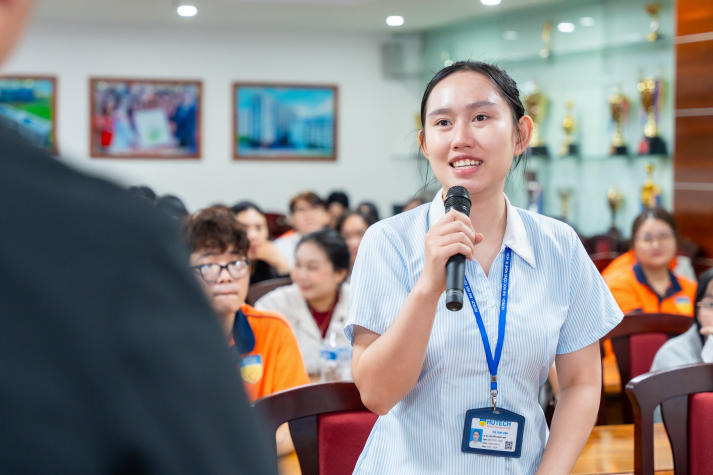 Sinh viên Khoa KHXH&QHCC học cách “cưa đổ” nhà tuyển dụng bằng thương hiệu cá nhân 90