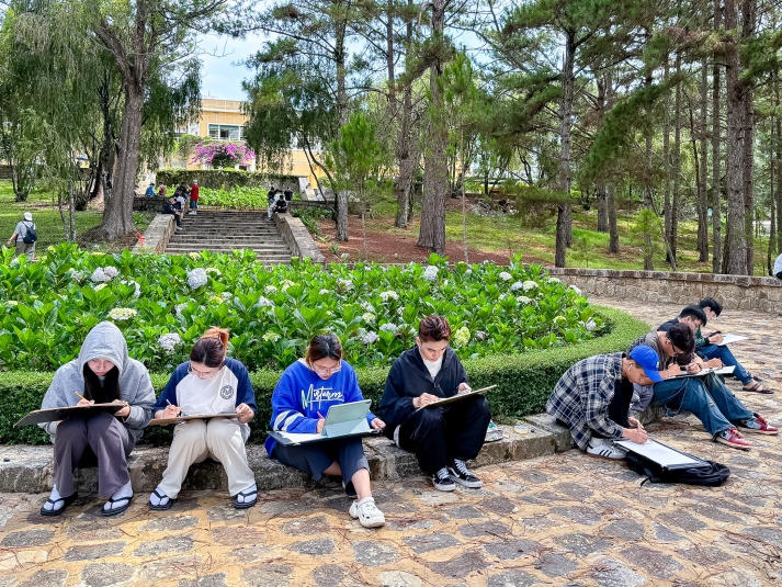 Sinh viên ngành Kiến trúc và Thiết kế nội thất HUTECH tham quan kiến tập tại TP. Đà Lạt 107